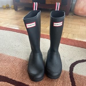 Black Hunter Boots (size 6)
